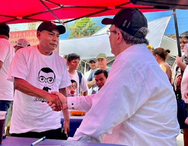 Marcelo Ebrard visita tianguis de Las Mojoneras en Puerto Vallarta