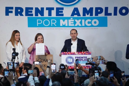 Xóchitl Gálvez tramita registro como aspirante del Frente Amplio para 2024