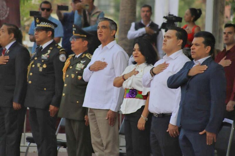 Rinde alcalde junto a Gobernador honor a héroes de la Independencia