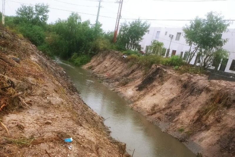 Desazolvó drenes Gobierno de Reynosa por posible lluvia