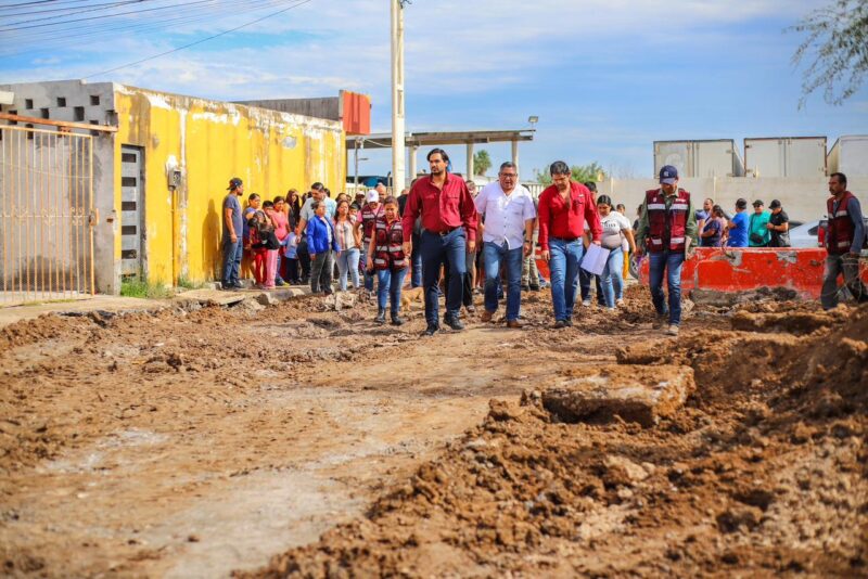 Supervisó Alcalde Carlos Peña Ortiz pavimentación de 5.5 MDP en colonia Oasis de Reynosa