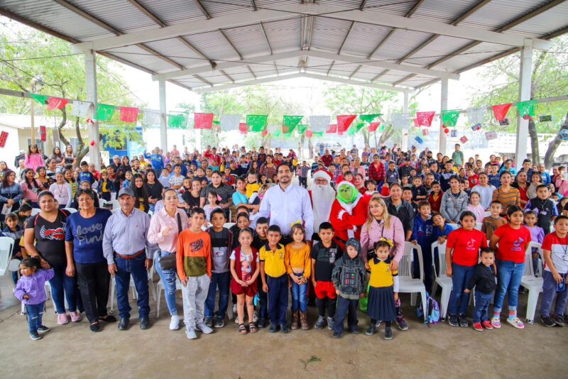 En «Periquitos» celebraron Posada Ejidal con el Alcalde Carlos Peña Ortiz