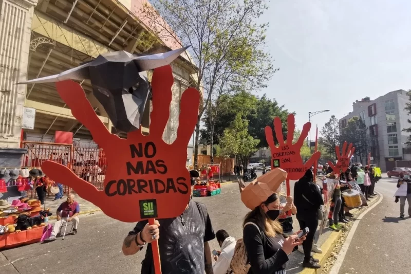 Notifica SCJN autorización para reanudar corridas de toros en Plaza México