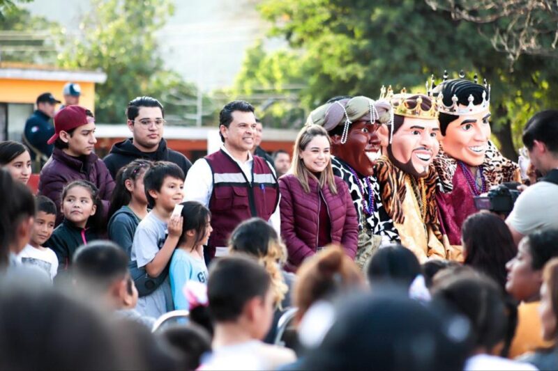 Festejan Lucy y Lalo Día de Reyes con líderes y sus familias