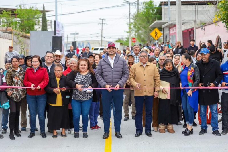 Inauguraron Carlos Peña Ortiz y vecinos de la Tamaulipas pavimentación por cerca de 8 MDP