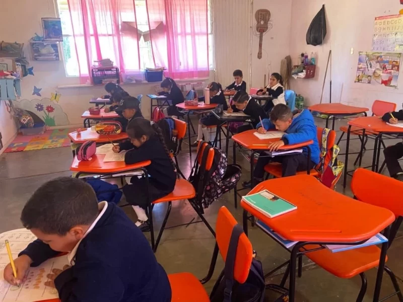 Ajustan horario escolar en Michoacán por las altas temperaturas