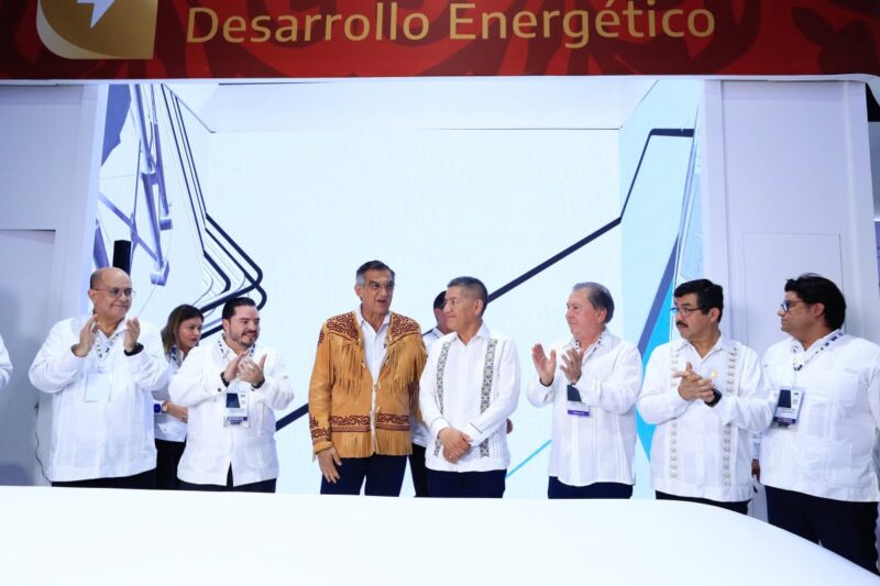 Inaugura gobernador stand de la Secretaría de Desarrollo Energético en el Congreso Mexicano del Petróleo