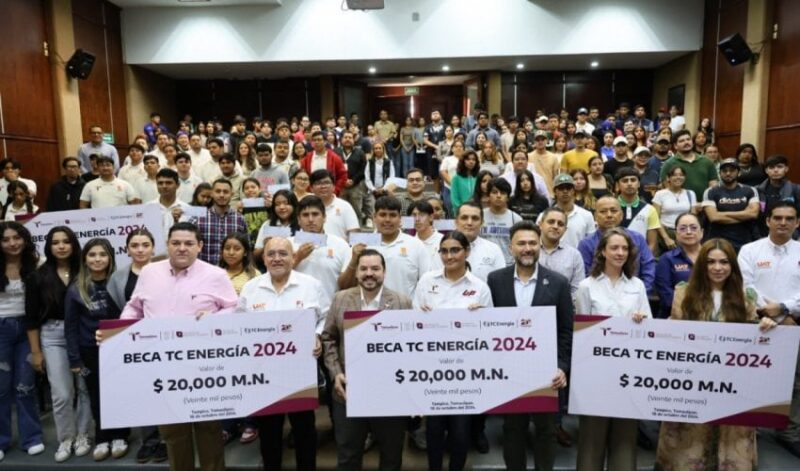 Entrega José Ramón Silva becas TC Energía 2024