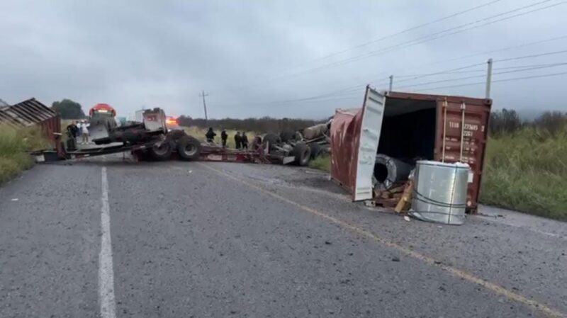 Accidente Fatal: Menor Muere en Volcadura de Tráiler en la VIC – MTY