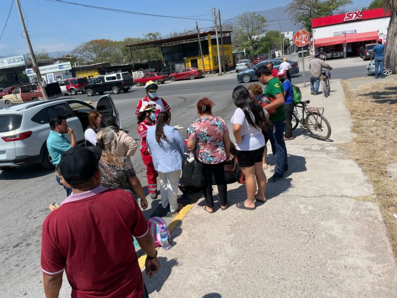 Ignoran alto y provocan choque; hay cinco lesionados