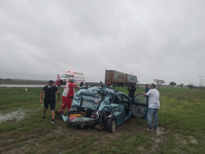 Choque deja 4 lesionados en libramiento Villa Manuel–González