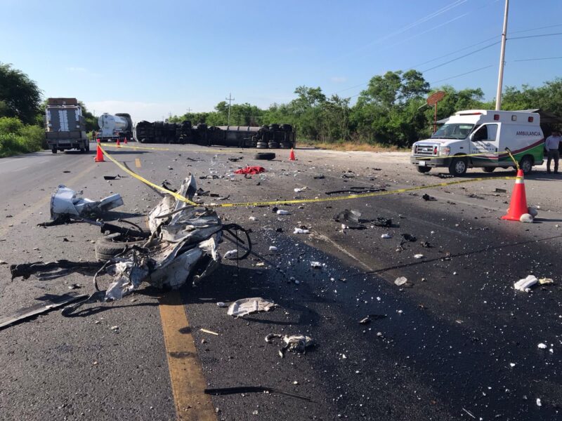 Muere joven en choque contra pipa en la Victoria-Monterrey