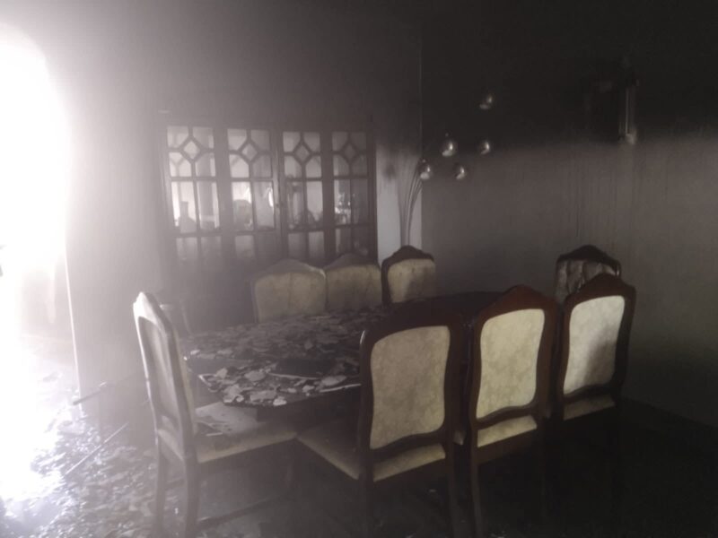 Incendio provoca cuantiosos daños en vivienda de la colonia Caminera