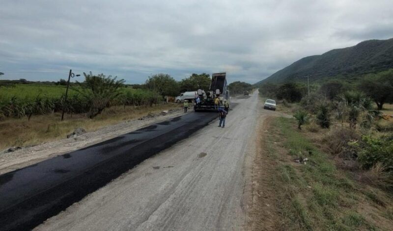 Avanza infraestructura vial en El Mante: Gobierno de Américo rehabilita carretera a La Temporalera