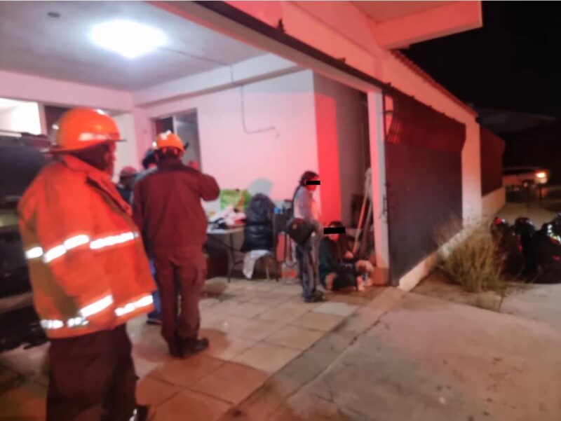 Mujer resulta lesionada por flamazo en vivienda