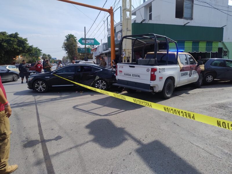 Choque múltiple con patrulla de la Guardia Estatal deja un lesionado