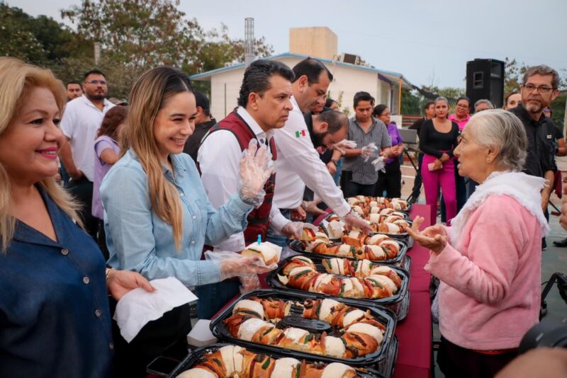 DIF Victoria y gobierno municipal celebran el Día de Reyes con familias de la colonia Altas Cumbres
