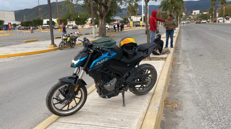 Motociclista arrolla a peatón en la Calzada Luis Caballero