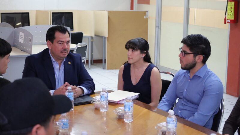 Reconocen búhos apoyo del Rector de la UAT para movilidad académica