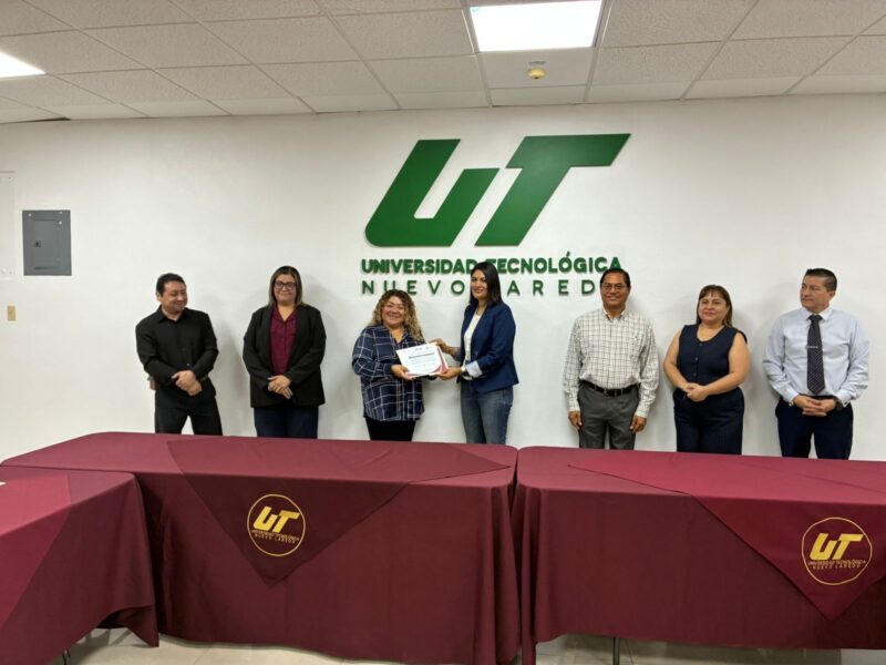 Reconocen a docentes de la UTNL por desempeño académico en 2025