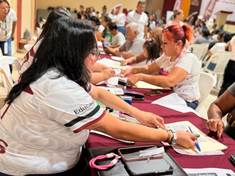 Arranca en Tamaulipas entrega masiva de tarjetas “Rita Cetina” para útiles y uniformes